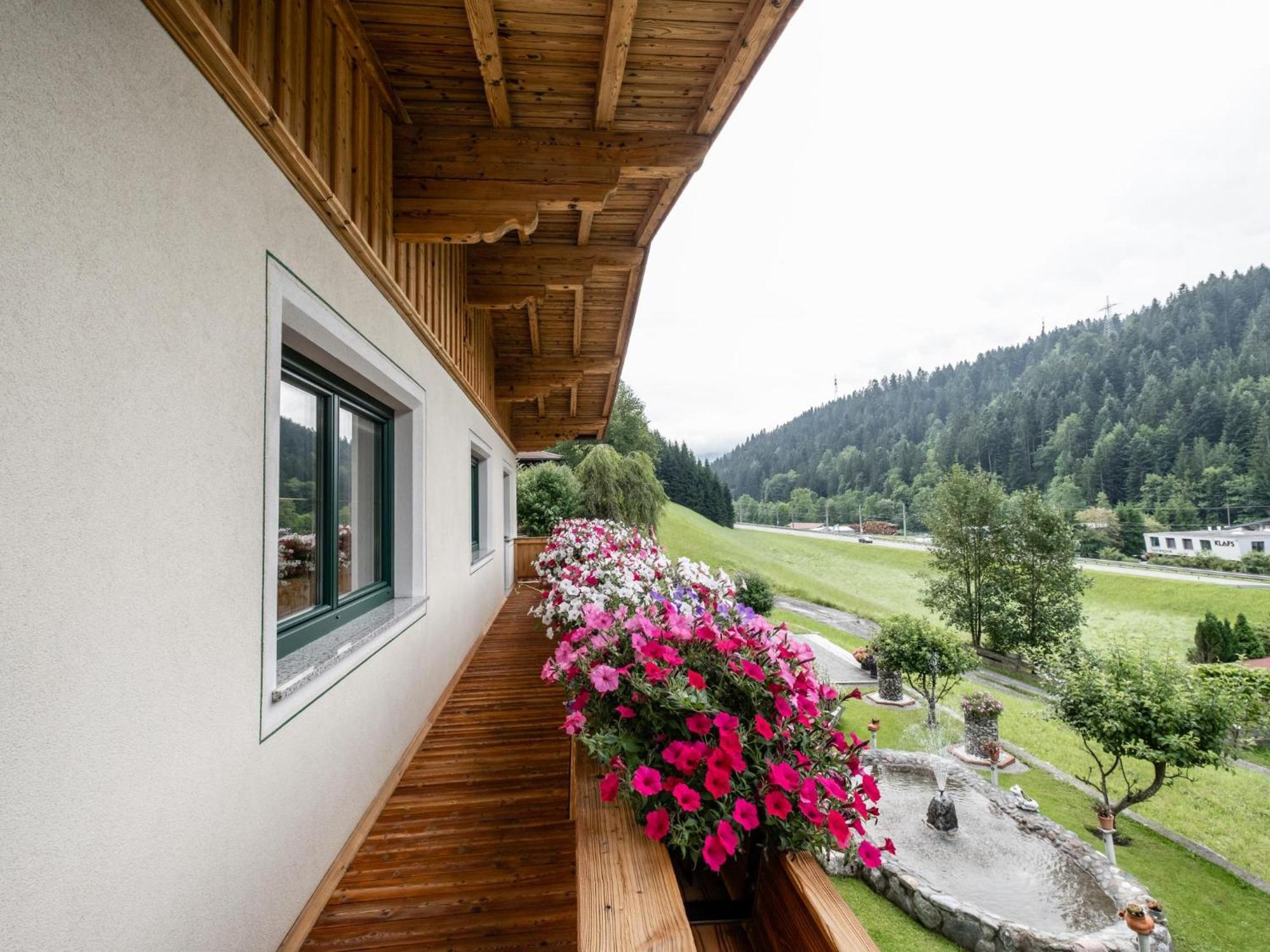 Апартаменты Haus Am Waldrand Хопфгартен-им-Бриксенталь Экстерьер фото